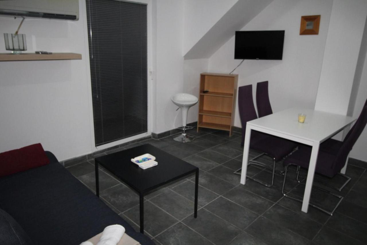 Blue Water Novalja Apartments Extérieur photo